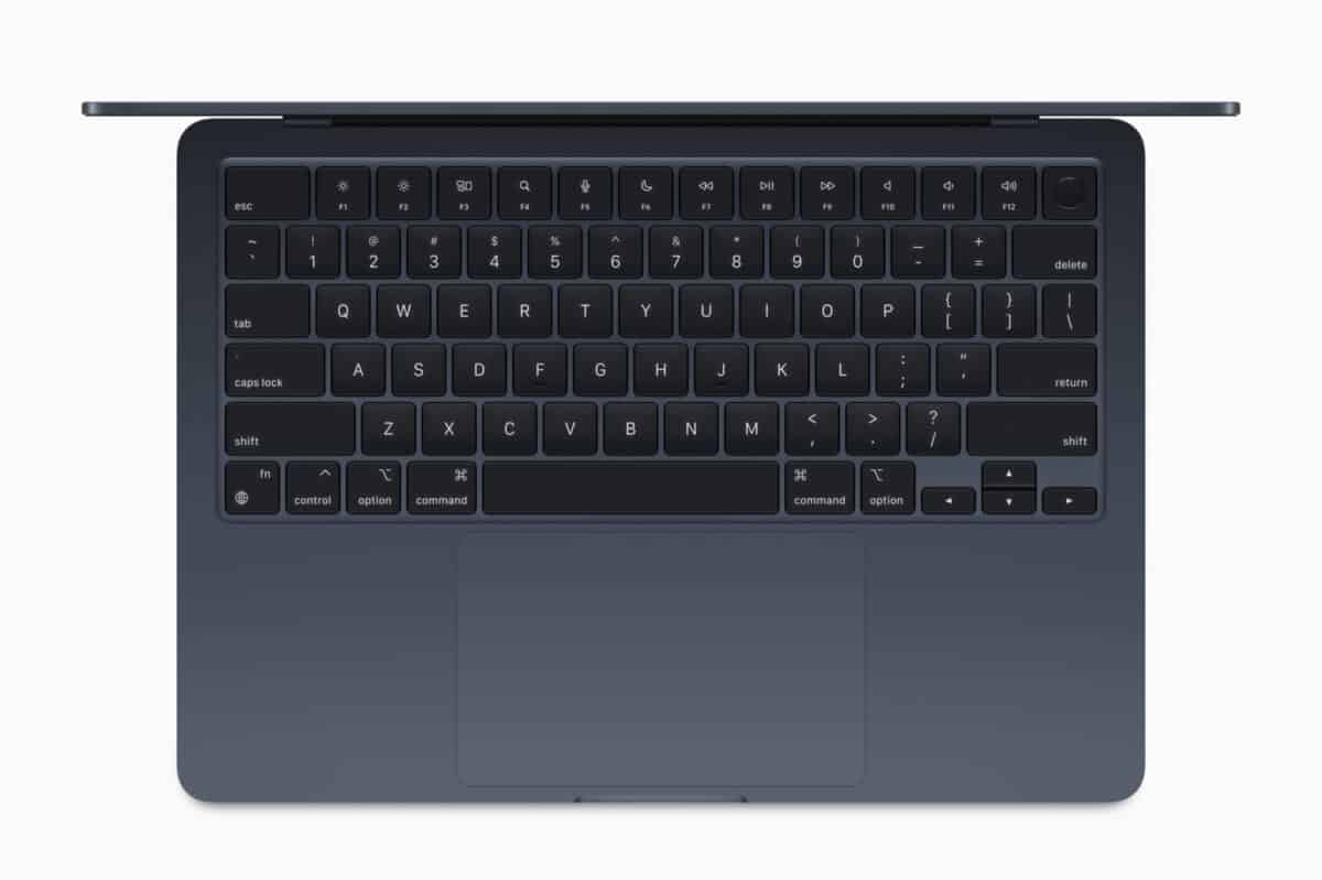 Apple WWDC22 MacBook Air keyboard 220606