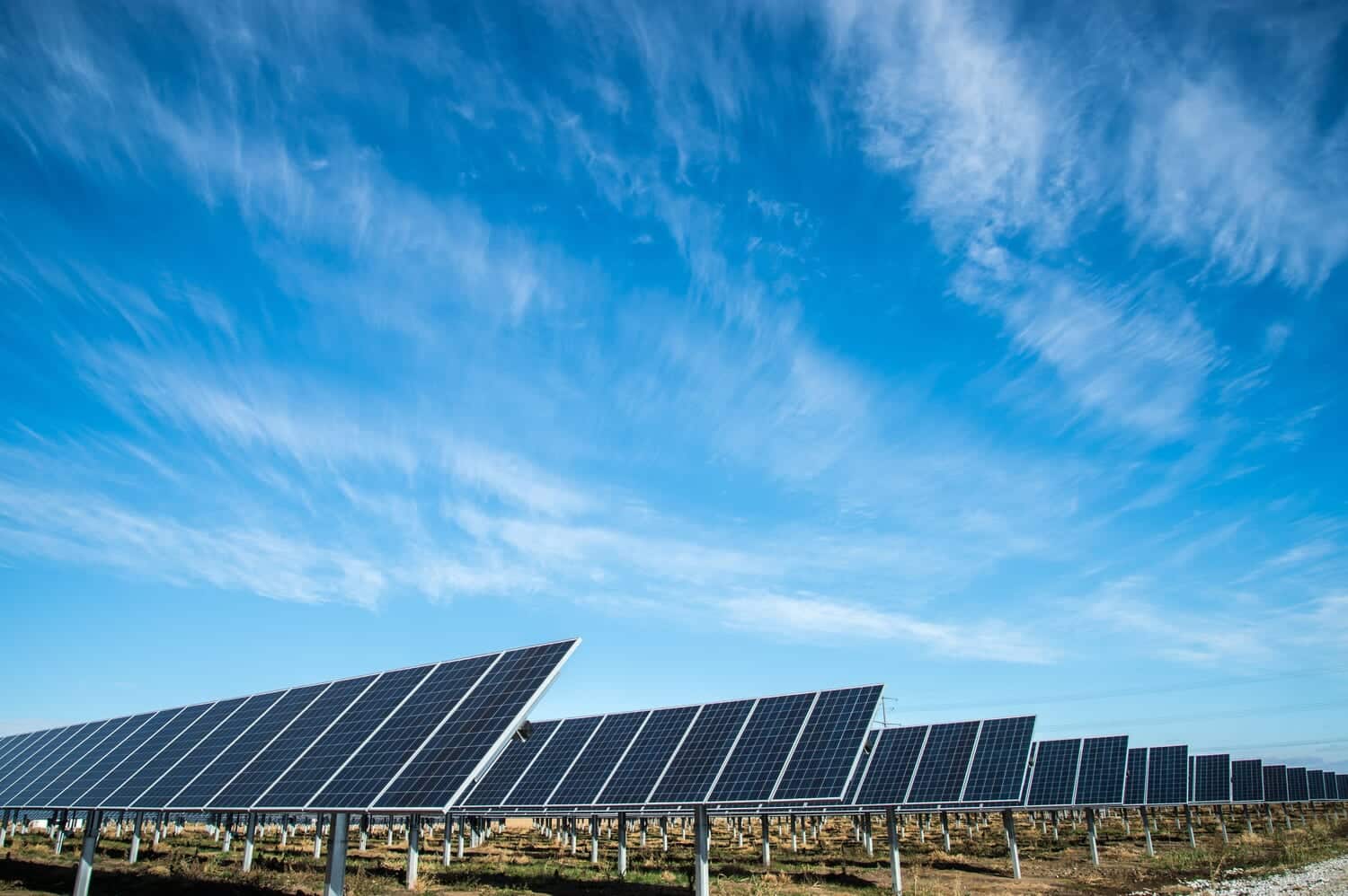 タンデム・シリコン・ペロブスカイト太陽電池で初の変換効率30％越えを実現