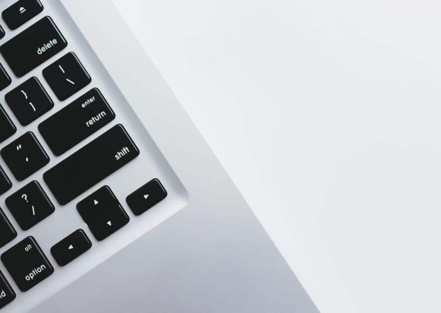 Apple、旧型MacBookのキーボードの欠陥に関する訴訟で5000万ドルの支払いで和解に合意