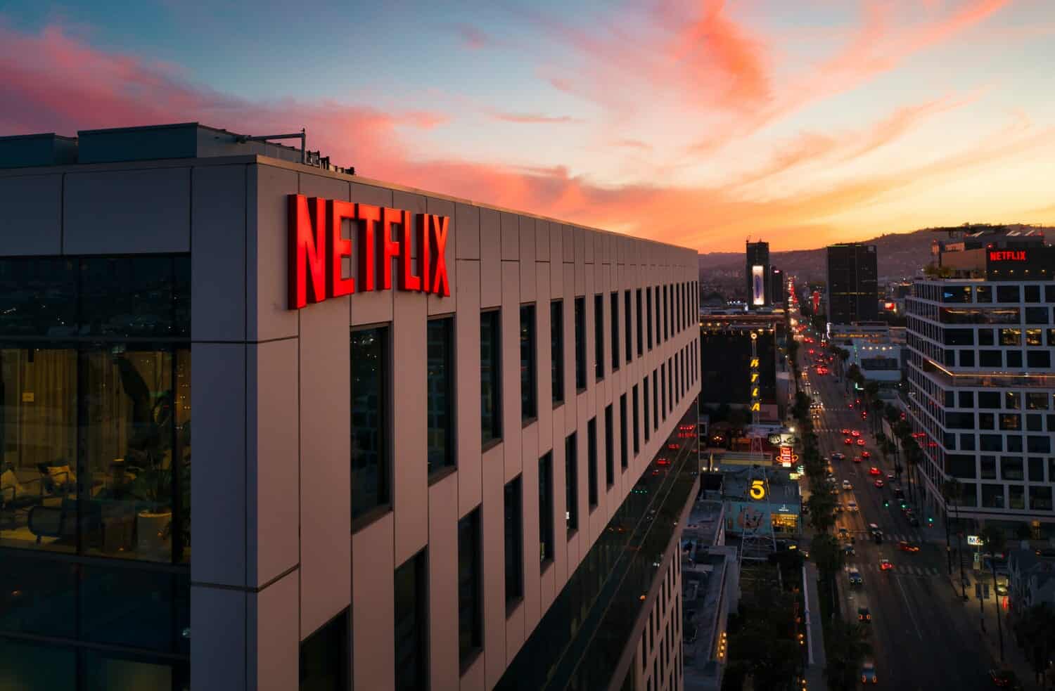 Netflix創業者が共同CEOを退任
