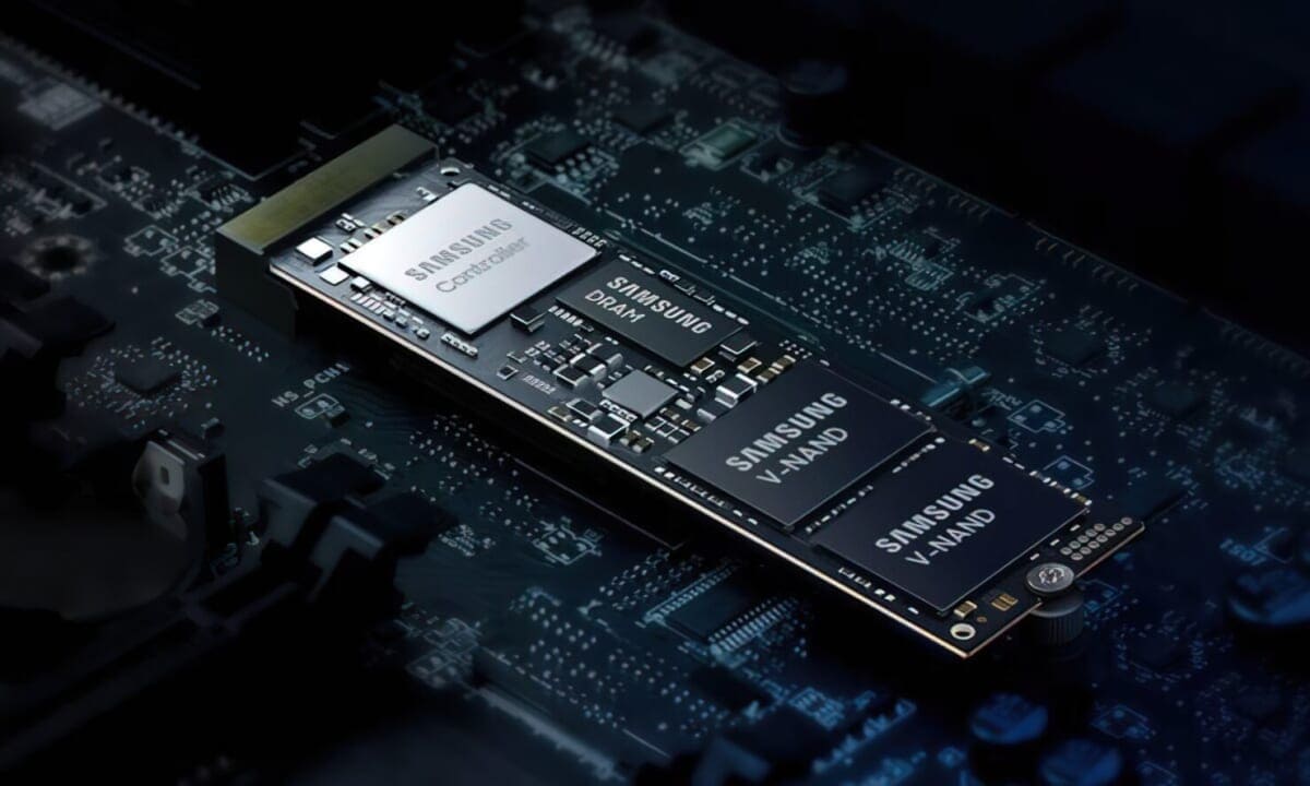 Samsung 990 Pro PCIe Gen 5 SSD 1 low res scale 4 00x 1480x888 1
