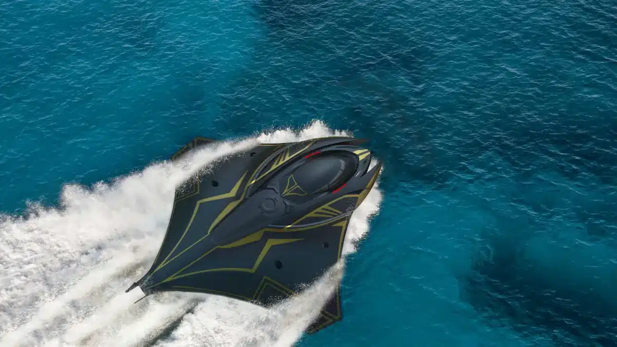 これまでの潜水艦のイメージを覆すまるで宇宙船のような潜水艦「Kronos」が登場