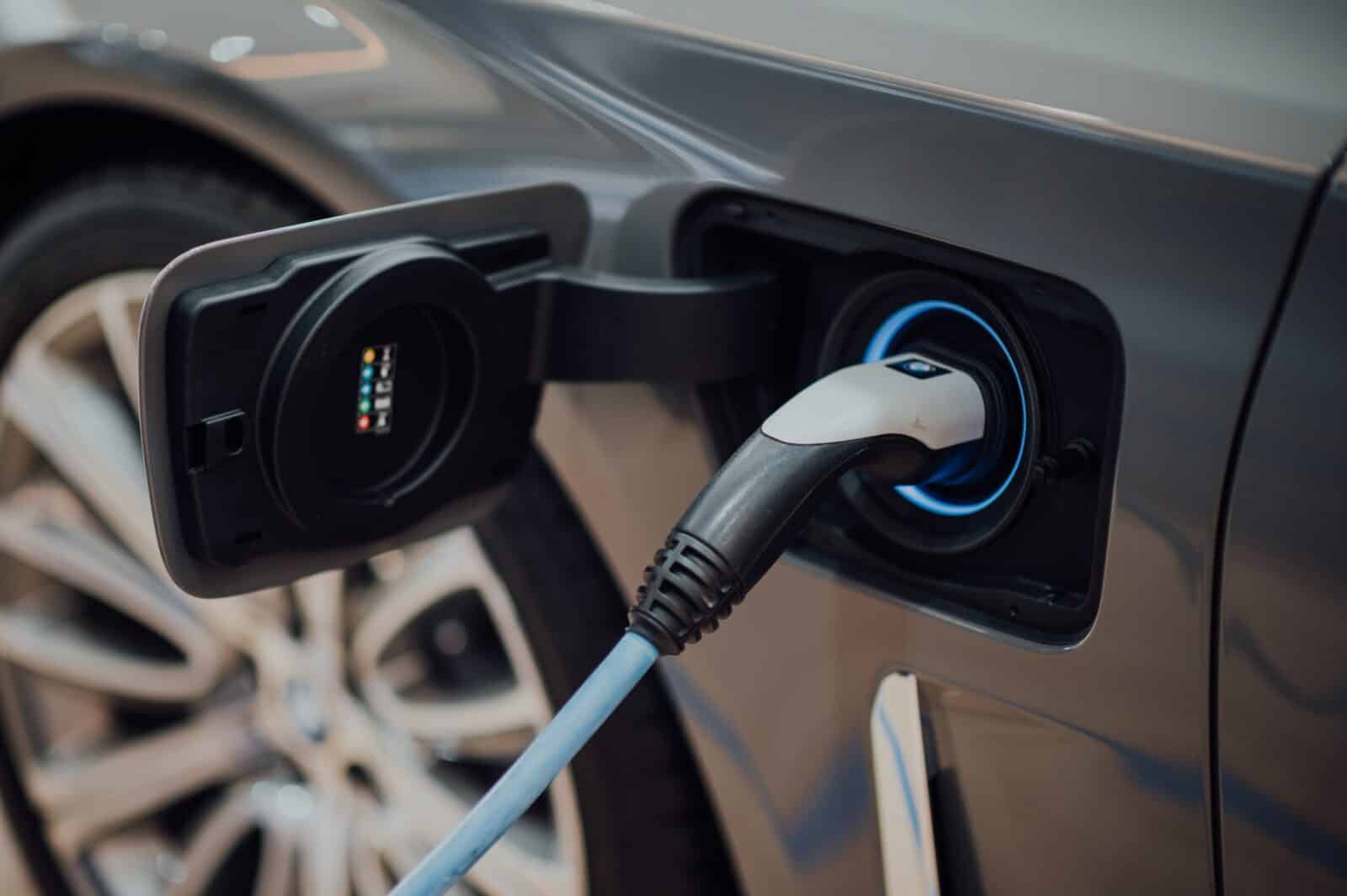 電気自動車用の全固体電池の新材料が発見、充電時間や電池寿命の改善に繋がる可能性