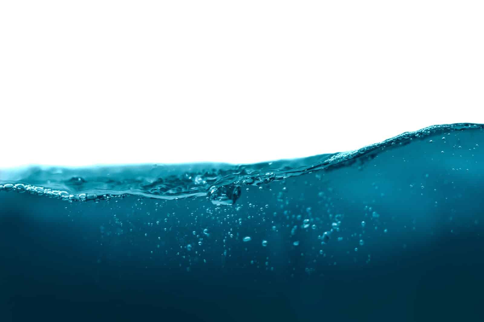 ほぼ無尽蔵な淡水を供給できる画期的なシステムは、海上の水蒸気を取り入れる