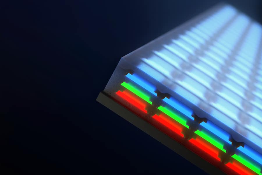 MITが桁違いの高解像度を実現する「積層型マイクロLED」の製造に成功