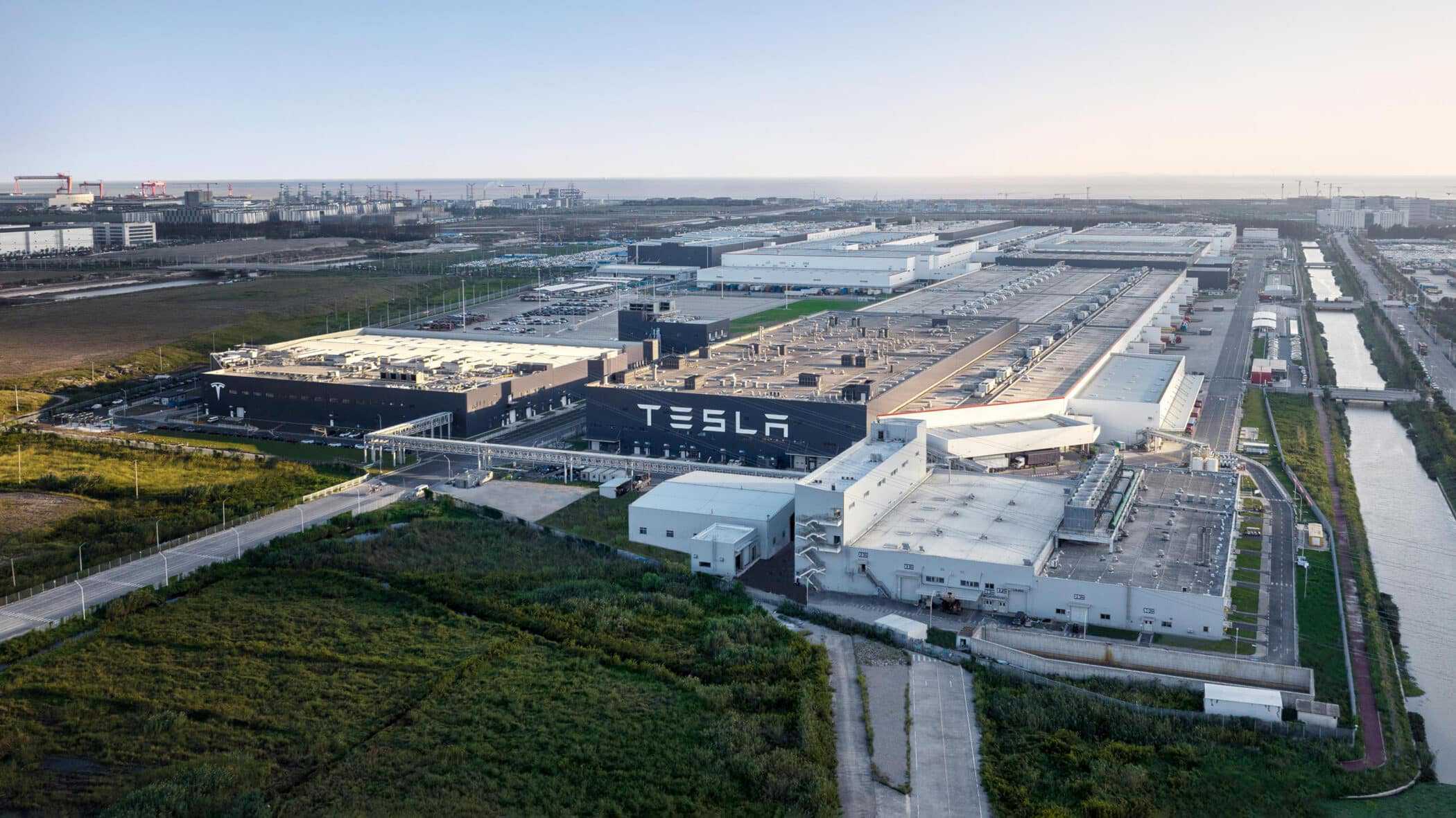 Tesla、上海に「メガファクトリー」を建設へ