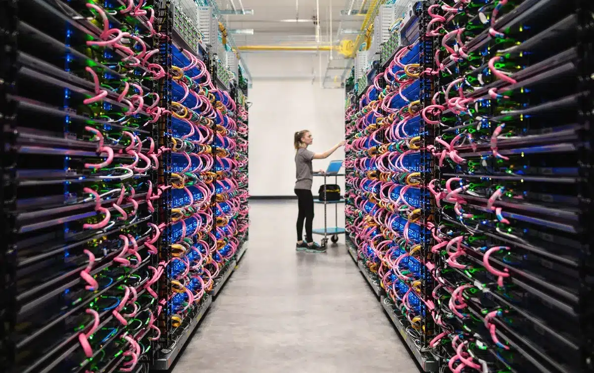 Google、TPUベースの自社製スーパーコンピューターでNVIDIAのAIチップに勝てると主張
