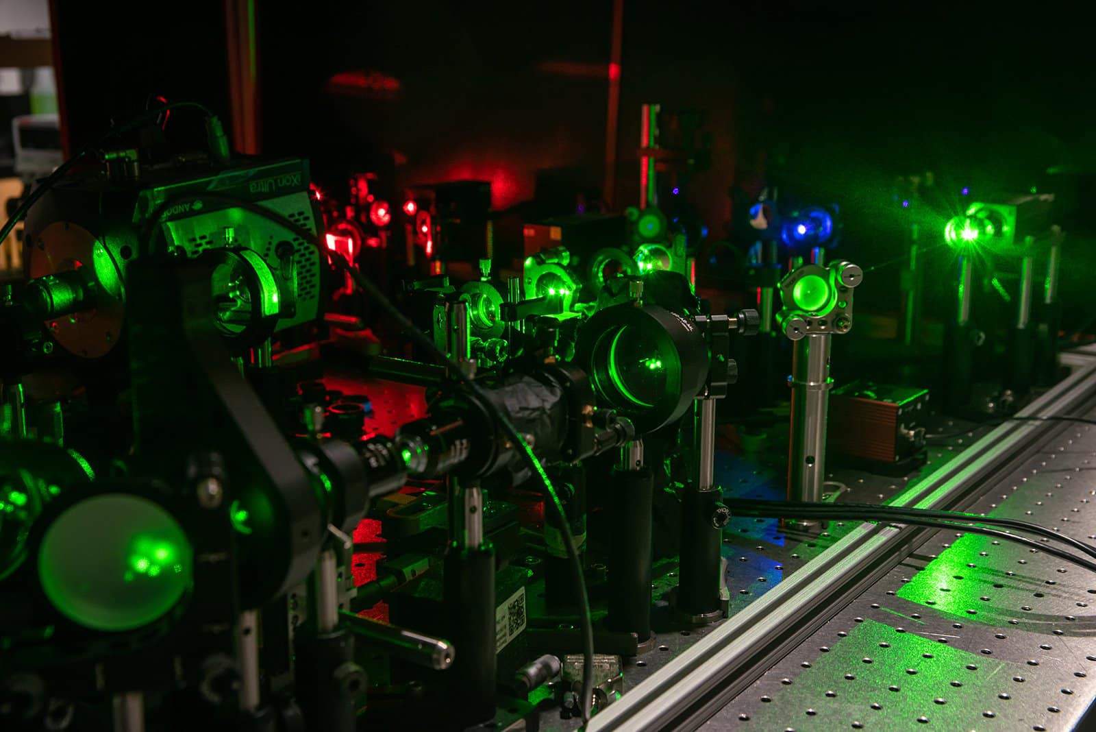 量子もつれを利用し顕微鏡の解像度を2倍にする方法が開発される
