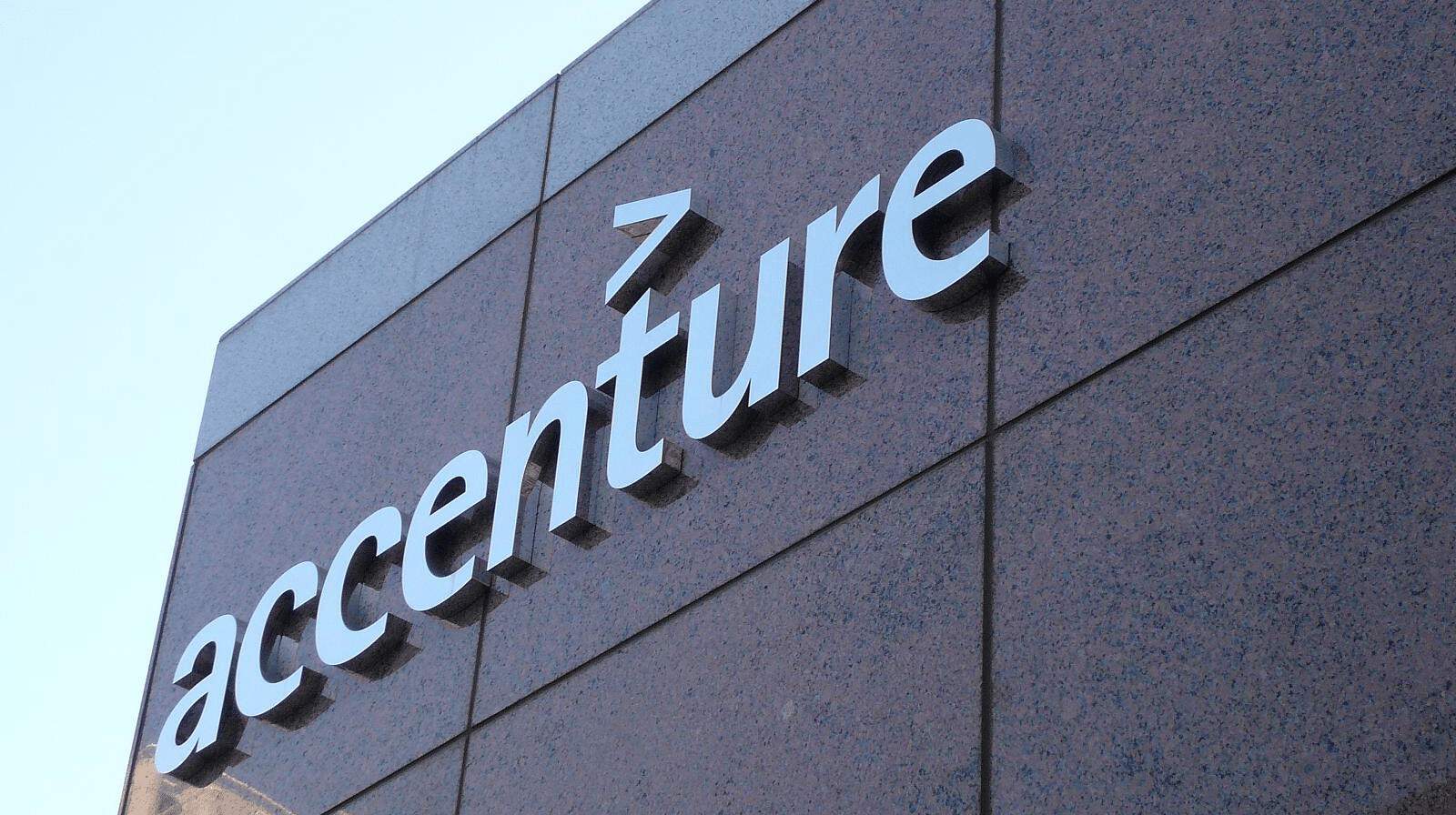 Accenture、AWS、Google、Microsoftと提携して生成AIイニシアチブを展開 