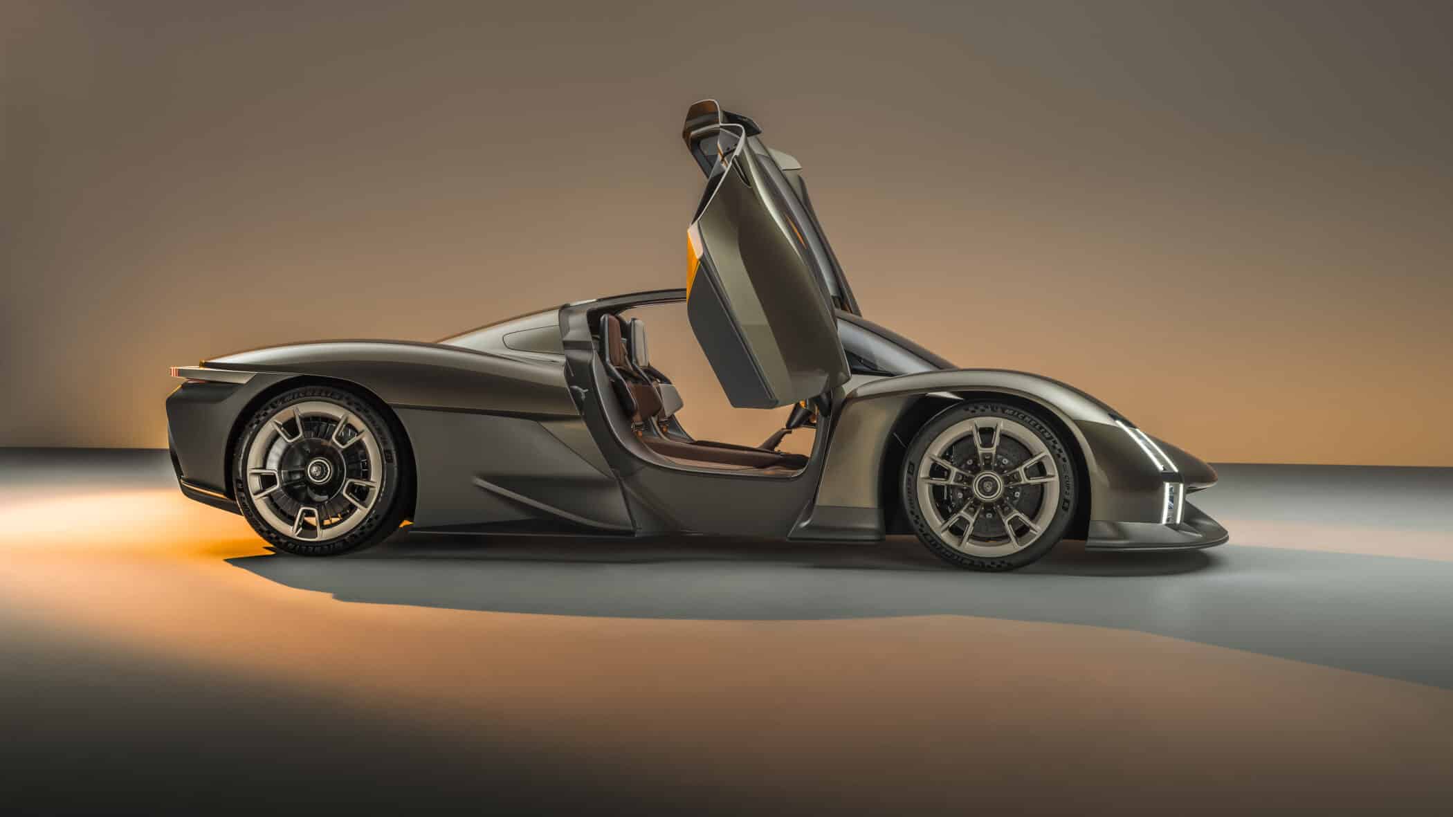 Porsche、創立75周年に未来のハイパーEV「Mission X」を発表