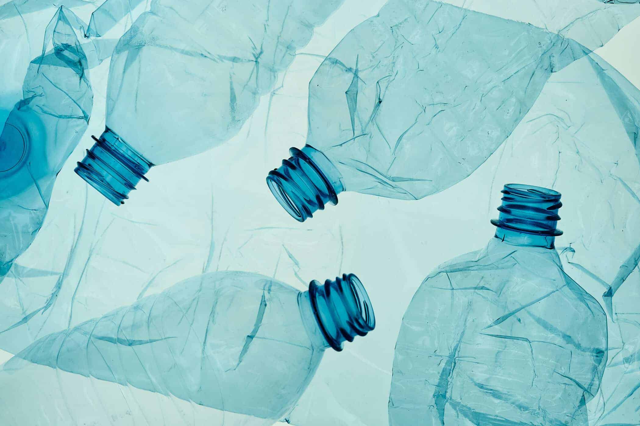 ボトル入り飲料水の業界団体がプラスチック混入に警鐘を鳴らす新たな研究に反論
