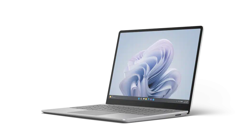 最大15時間のバッテリー持続を実現した「Surface Laptop Go 3」が発表