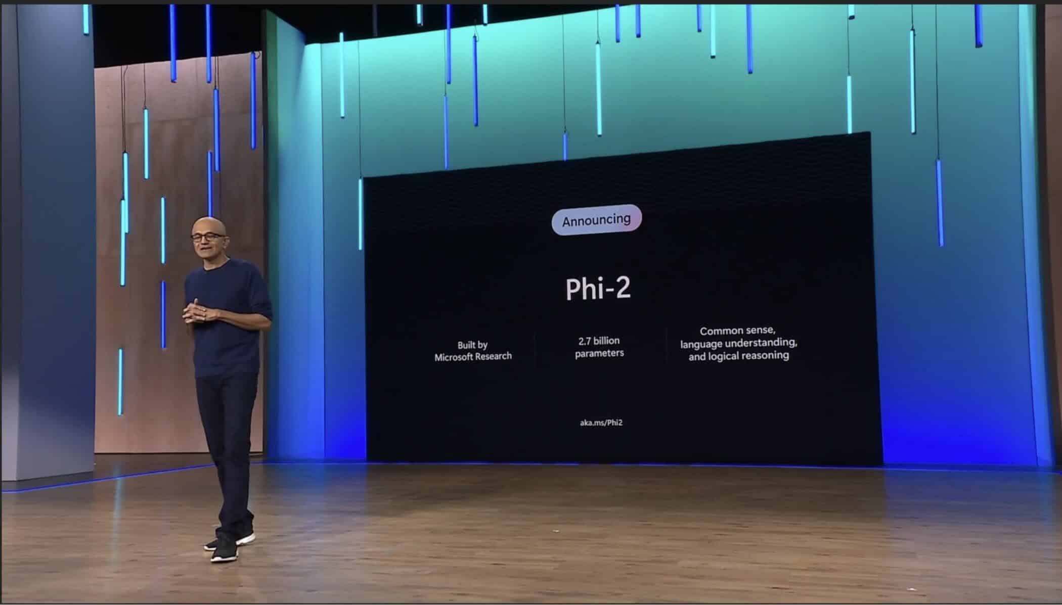 Microsoft、“小さいが強力”な言語モデル「Phi-2」を発表