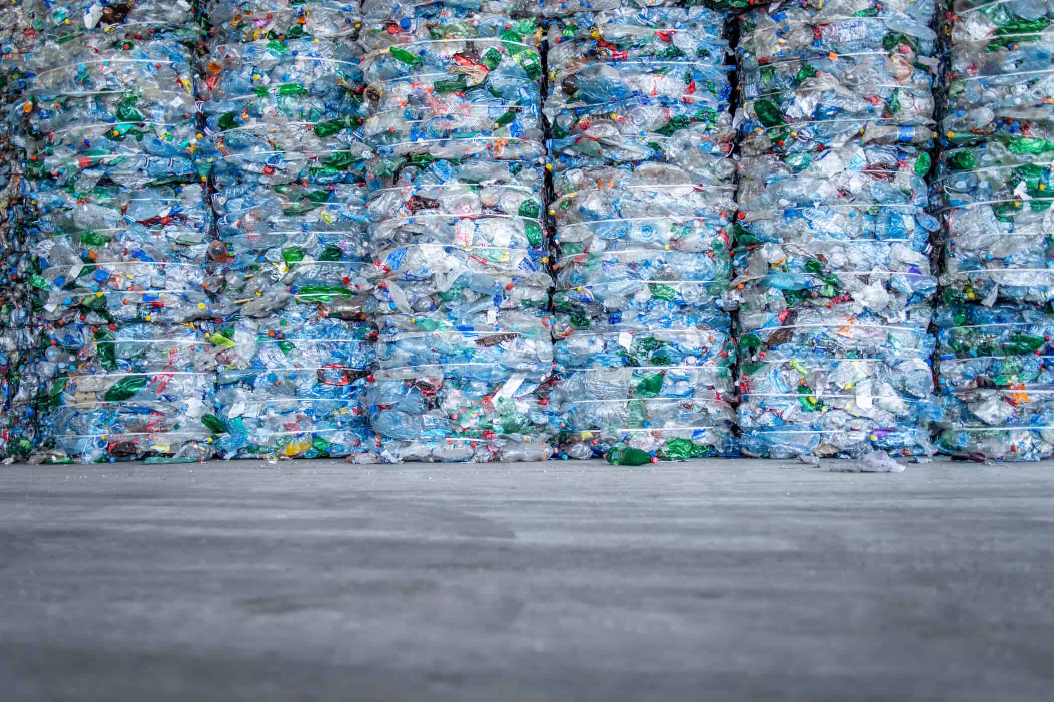 リサイクルプラスチックから少なくとも491種の危険化学物質が検出された